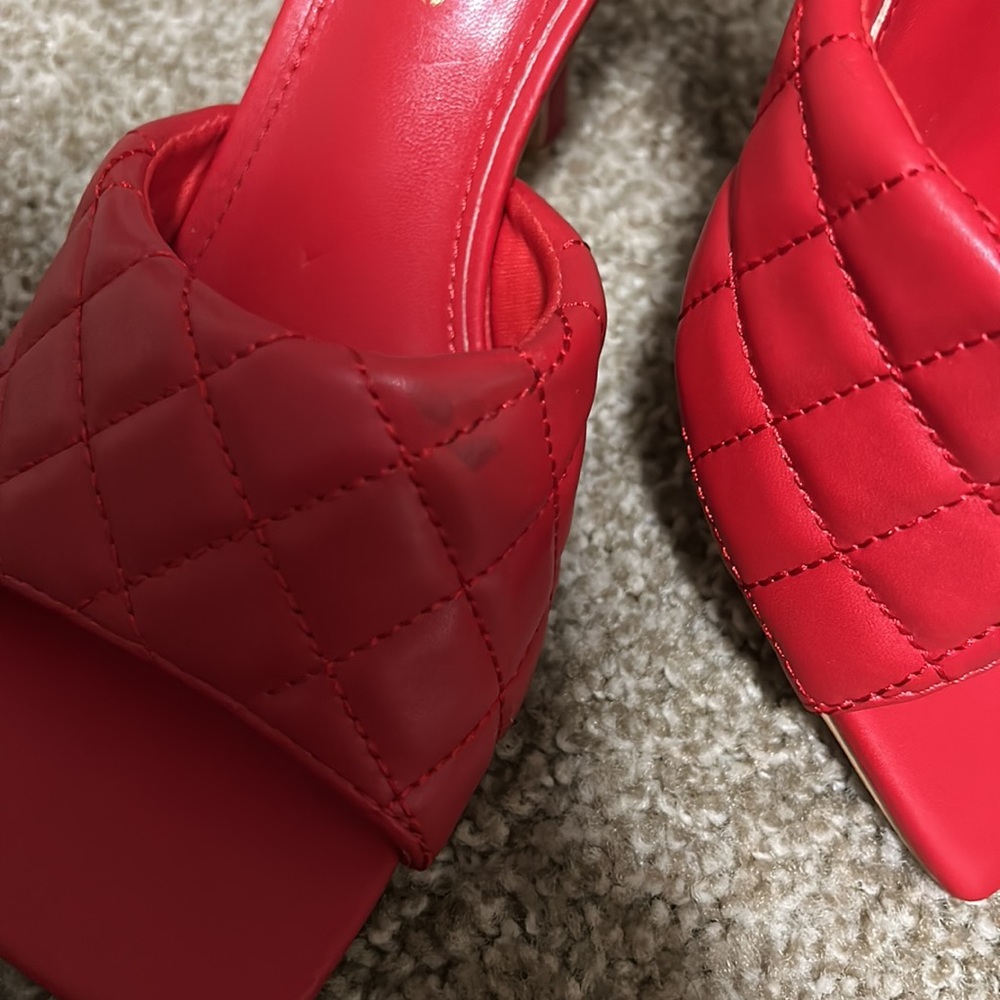 Red Square Heels - Picture 2 of 3
